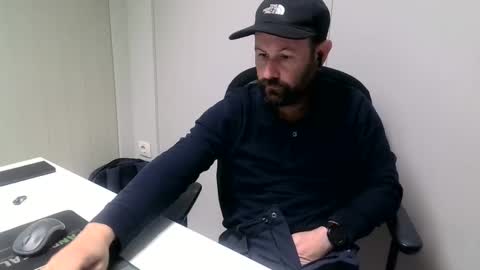 Snapshot of cmp_brandon chatting on 12-02-24, 04:31 cmp_brandon online show from 12-02-24, 04:31