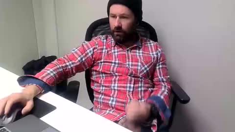 Snapshot of cmp_brandon chatting on 01-20-25, 01:32 cmp_brandon online show from 01-20-25, 01:32