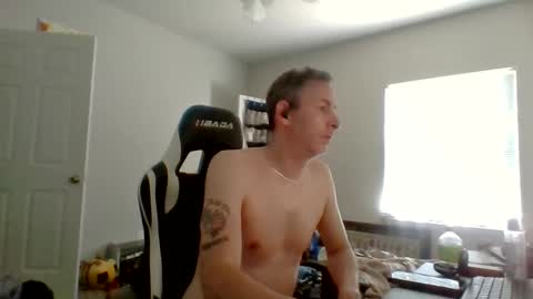 Snapshot of cmypenis chatting on 10-07-25, 06:38 Master Bates online show from 10-07-25, 06:38