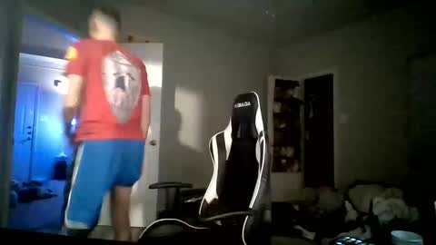 Snapshot of cmypenis chatting on 10-12-25, 11:42 Master Bates online show from 10-12-25, 11:42