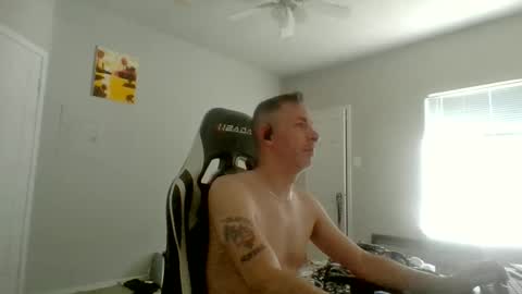 Snapshot of cmypenis chatting on 11-09-25, 08:40 Master Bates online show from 11-09-25, 08:40