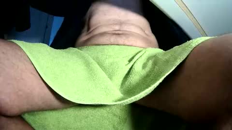 Snapshot of cockneegeezer chatting on 05-13-26, 04:43 Ask me online show from 05-13-26, 04:43