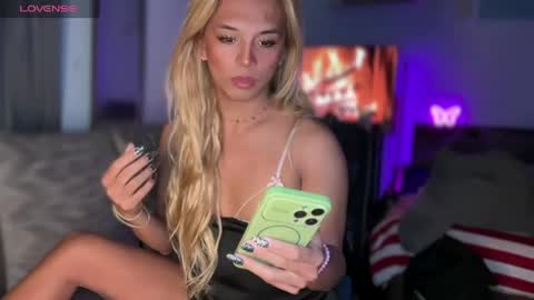 Snapshot of cockprincess_dianna chatting on 04-16-26, 10:56 PrincessDianna IslandGirl CUMSHOW in PVT and PASSWORDSHOW online show from 04-16-26, 10:56