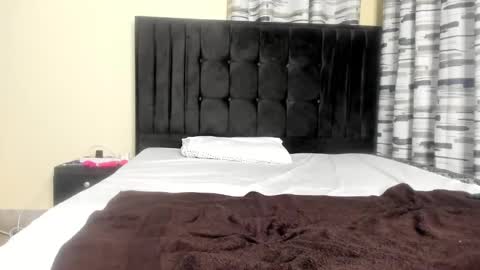 coco_leila online show from 02-26-25, 07:27