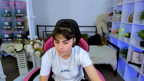 Olivia online show from 10-18-25, 06:16