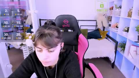 Olivia online show from 10-19-25, 05:52