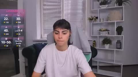 Olivia online show from 10-24-25, 06:10