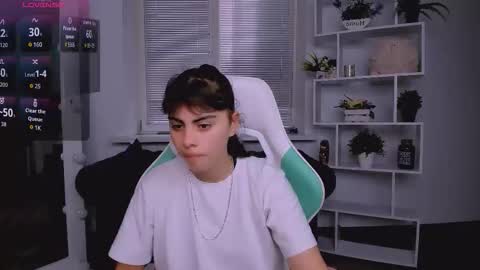 Olivia online show from 11-03-25, 06:47