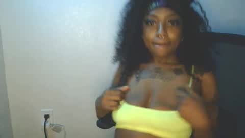 Snapshot of cocochanel197941 chatting on 02-10-26, 06:50 chanel online show from 02-10-26, 06:50