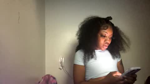 Snapshot of cocochanel197941 chatting on 02-13-26, 12:45 chanel online show from 02-13-26, 12:45