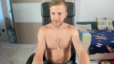 Snapshot of cocojambo04 chatting on 08-02-26, 04:05 Nicholas online show from 08-02-26, 04:05