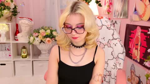 Mia online show from 12-24-24, 10:28