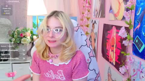 Mia online show from 01-22-25, 03:09