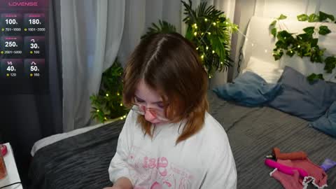 Mia online show from 04-26-26, 02:53