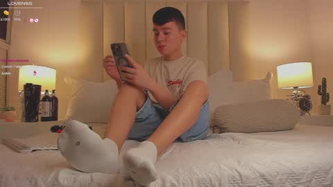 Snapshot of cody_johnsonn_ chatting on 10-07-25, 07:33 CODY online show from 10-07-25, 07:33