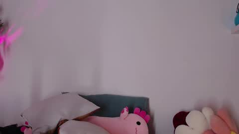 Snapshot of cofee_dreams chatting on 02-27-25, 04:32 Coffee Dreams online show from 02-27-25, 04:32