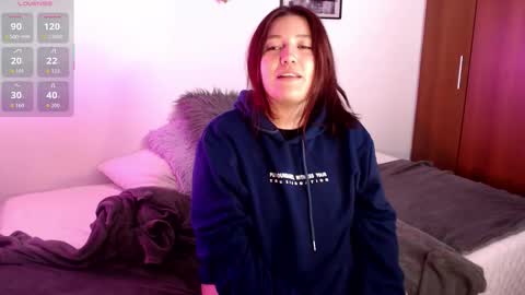 Phia And Luna online show from 10-29-25, 05:20