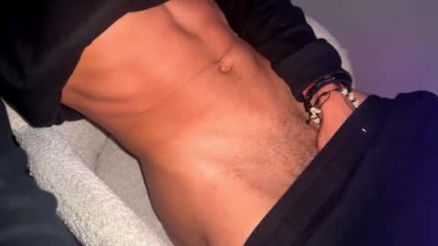 Snapshot of coitzzz chatting on 10-20-25, 03:40 coitzzz online show from 10-20-25, 03:40