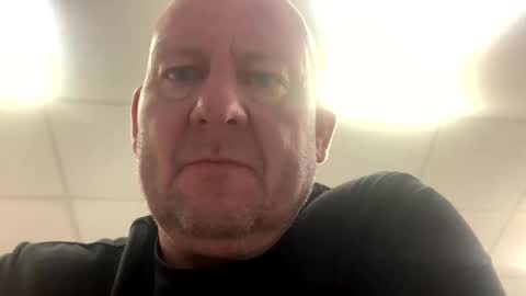 Snapshot of col4nows chatting on 09-25-25, 11:47 col4nows online show from 09-25-25, 11:47