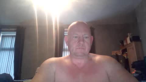 Snapshot of col4nows chatting on 11-17-25, 08:31 col4nows online show from 11-17-25, 08:31