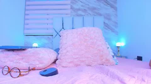 colett online show from 12-17-25, 12:11