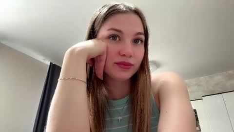 Emilia online show from 06-10-26, 09:52