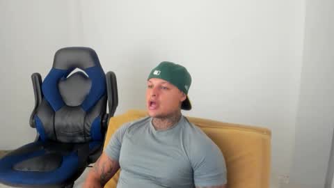 Snapshot of colin_prince2 chatting on 12-04-24, 02:09 COLIN online show from 12-04-24, 02:09