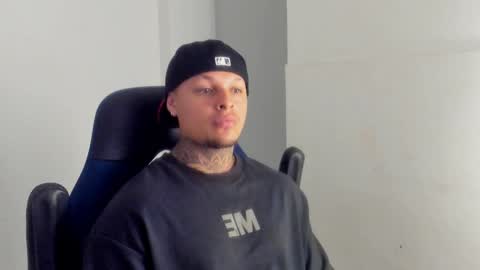 Snapshot of colin_prince2 chatting on 12-22-24, 07:52 COLIN online show from 12-22-24, 07:52