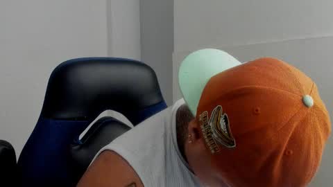 Snapshot of colin_prince2 chatting on 02-28-25, 06:52 COLIN online show from 02-28-25, 06:52