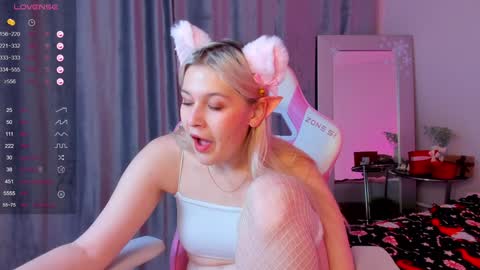 Collen Mon Tue Wed Thu Fri GMT 3 0300am - 0900am  online show from 12-27-24, 04:04