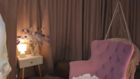 Collen Mon Tue Wed Thu Fri GMT 3 0300am - 0900am  online show from 09-22-25, 03:36