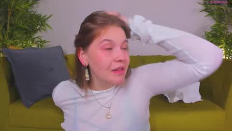 Collen Mon Tue Wed Thu Fri GMT 3 0300am - 0900am  online show from 10-02-25, 04:47