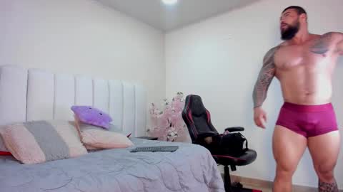 college_muscle_ass online show from 09-09-25, 01:49