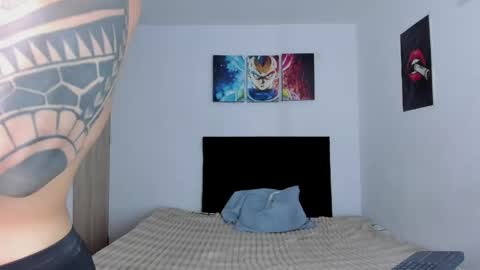 college_muscle_ass online show from 04-29-26, 12:20
