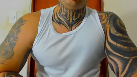 Snapshot of colombian_monster_cock chatting on 10-11-25, 07:07 camilo online show from 10-11-25, 07:07