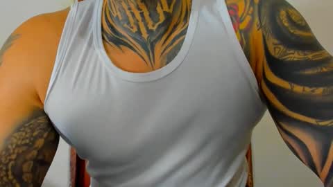 Snapshot of colombian_monster_cock chatting on 10-13-25, 03:17 camilo online show from 10-13-25, 03:17