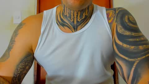 Snapshot of colombian_monster_cock chatting on 10-13-25, 11:49 camilo online show from 10-13-25, 11:49