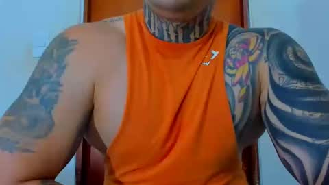 Snapshot of colombian_monster_cock chatting on 10-21-25, 01:28 camilo online show from 10-21-25, 01:28