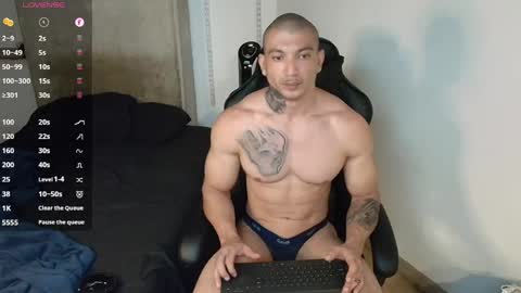 Snapshot of colombianmuscle8 chatting on 05-12-26, 04:15 colombianmuscle8 online show from 05-12-26, 04:15