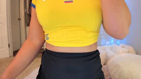 Snapshot of colombiantexas chatting on 02-15-25, 08:11 ........ Instagram Lorysexys online show from 02-15-25, 08:11