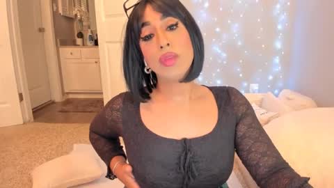 Snapshot of colombiantexas chatting on 10-15-25, 03:17 ........ Instagram Lorysexys online show from 10-15-25, 03:17