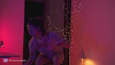 Laura online show from 12-20-24, 11:58