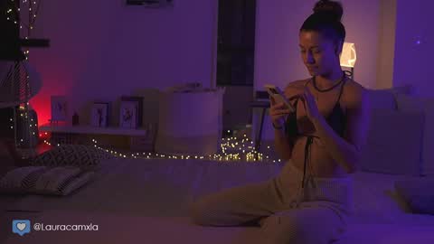 Laura online show from 12-21-24, 11:24