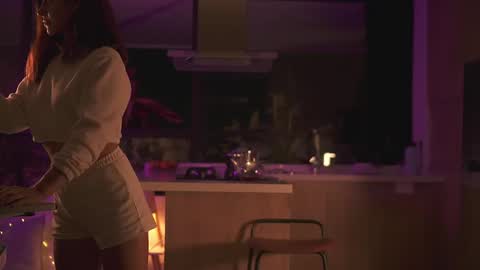 Laura online show from 02-13-25, 02:56