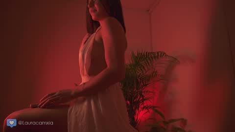 Laura online show from 03-07-25, 03:29