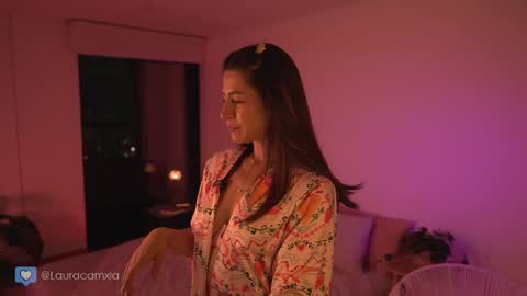 Laura online show from 10-16-25, 11:06