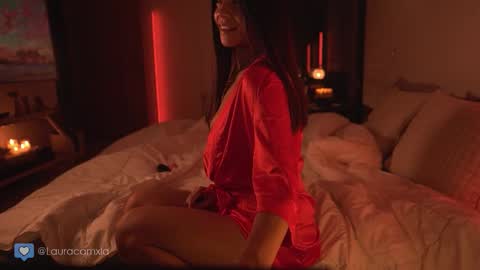 Laura online show from 10-22-25, 02:01