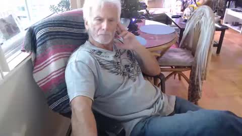 Snapshot of colourmybrush chatting on 10-31-25, 04:41 colourmybrush online show from 10-31-25, 04:41