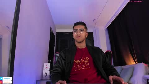Snapshot of colstorw_ chatting on 09-12-25, 10:37 colstorw_ online show from 09-12-25, 10:37