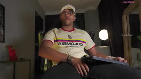 colstorw_ online show from 06-12-26, 10:14